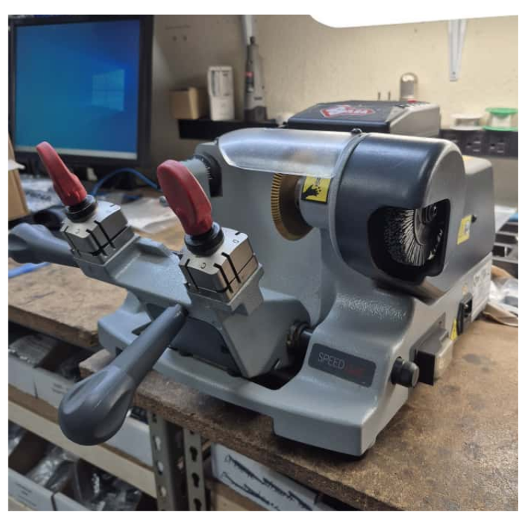 ILCO Speed 045 Manual Duplicator Machine - Key Cutting Machine - Used-Refurbished