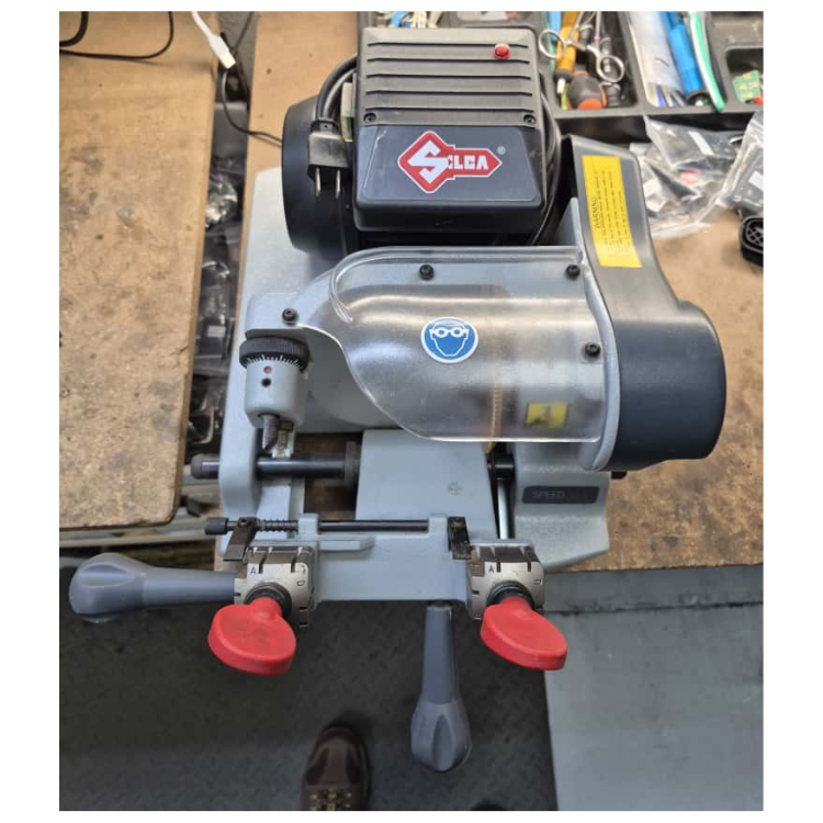 ILCO Speed 045 Manual Duplicator Machine - Key Cutting Machine - Used-Refurbished