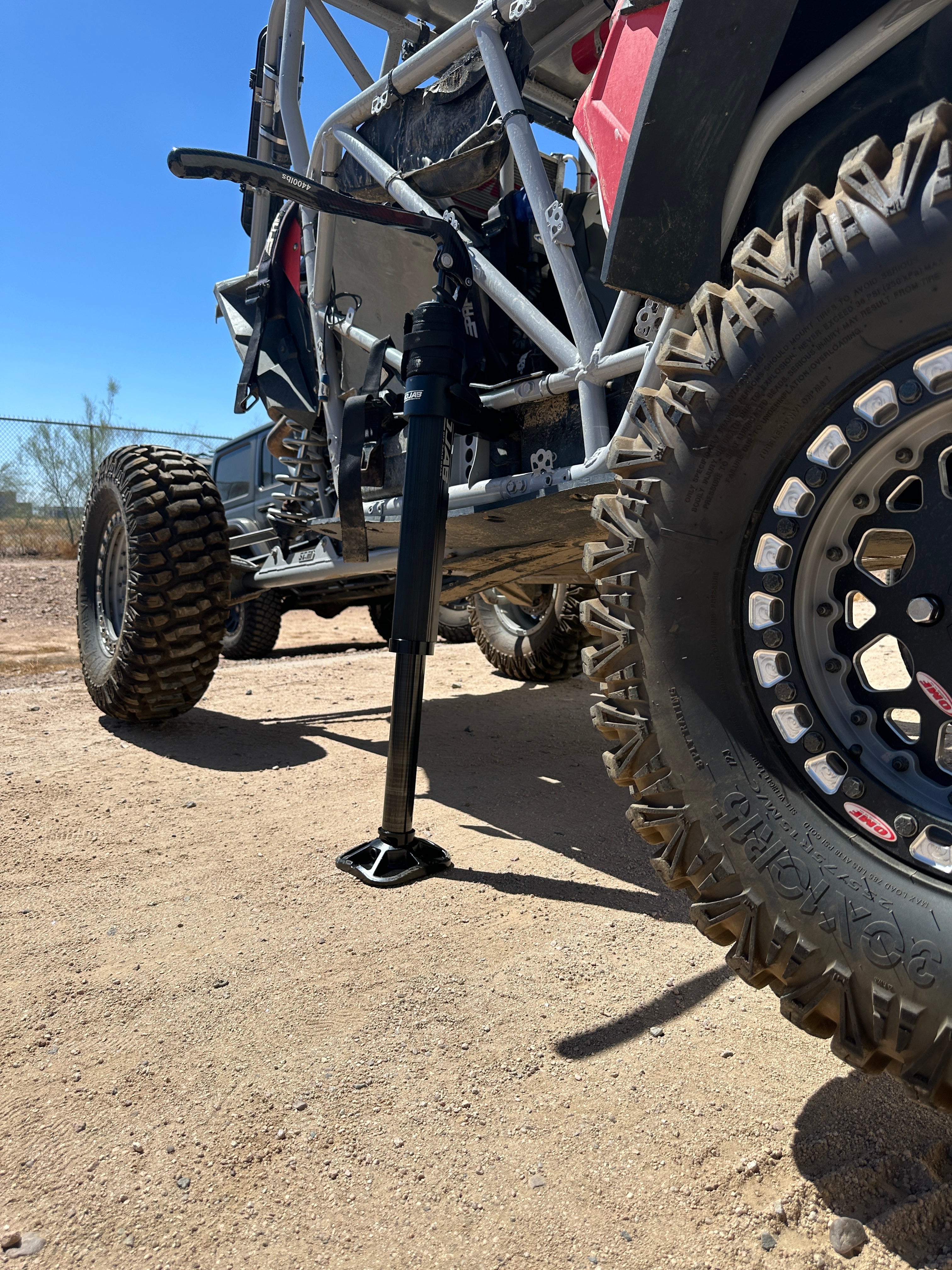 CarbonPro Compact Hydraulic Jack with Mounting Clamps MLH 40''